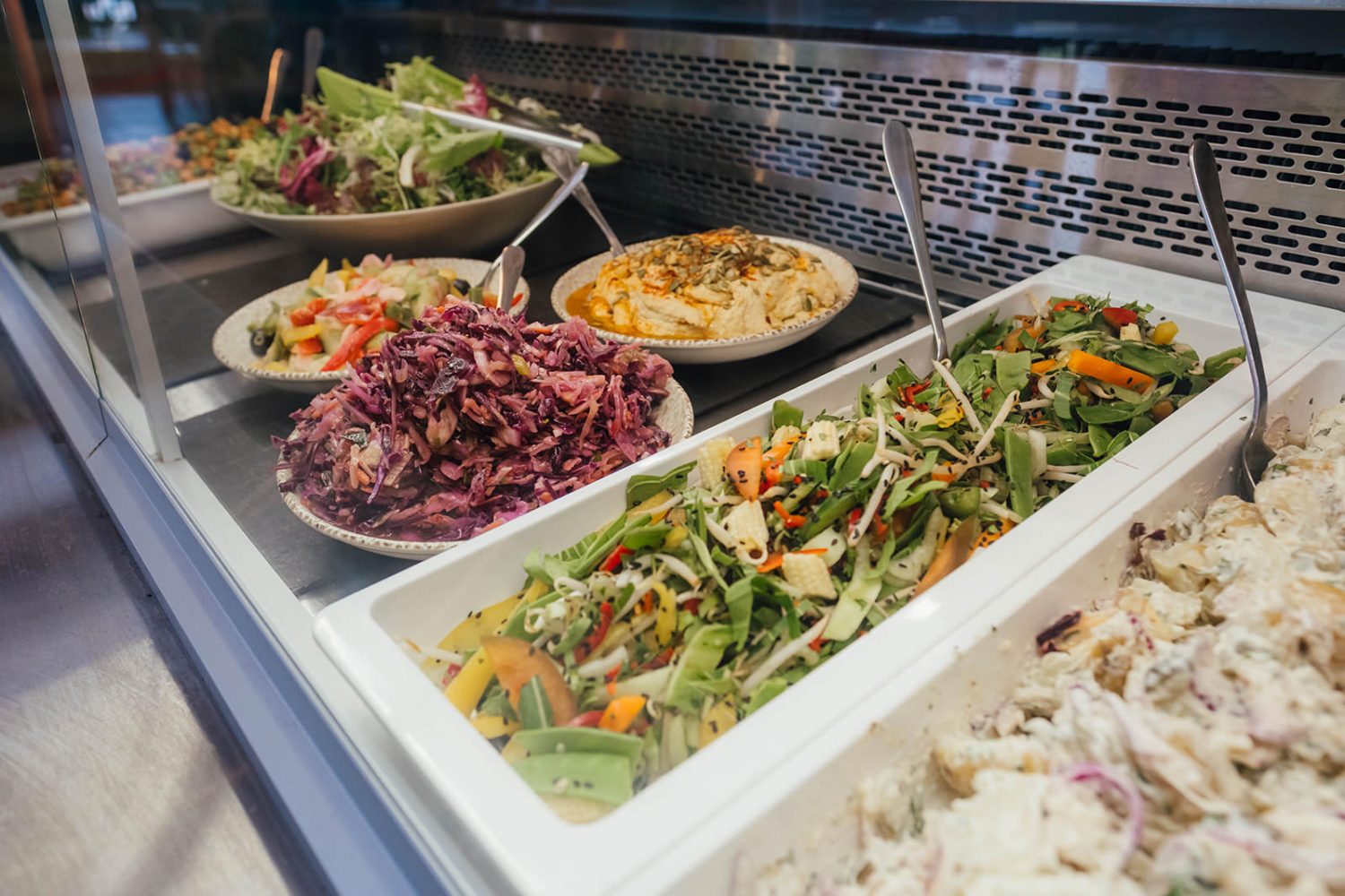 Green table cafe - lunch - salad bar 0039