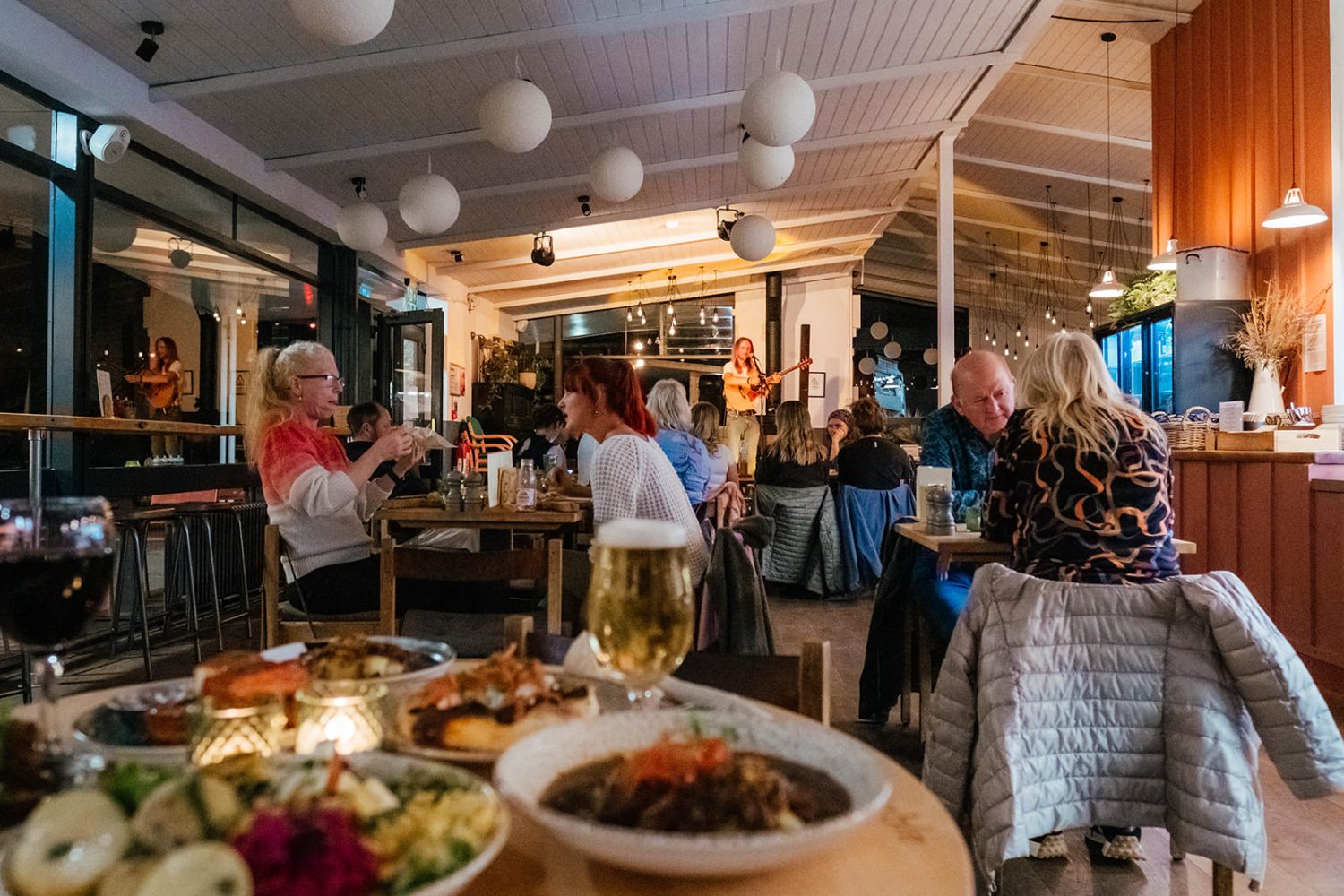 Green_Table_Autumn_Evenings_0118